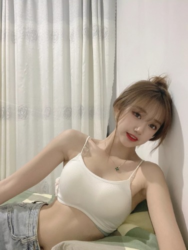 小骚妹新鲜货，外表很小清新良家，实质是小狐狸精